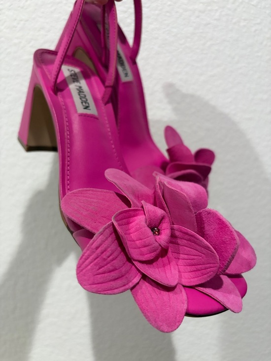 Steve Madden Shoes - Steve Madden Hot Pink Floral Slingback Block Heels